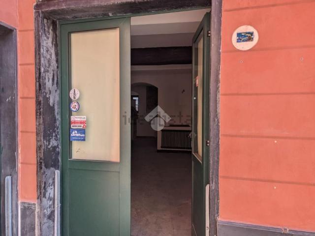 Locale Commerciale in affitto a Lavagna, Liguria