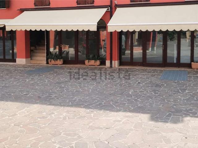 Locale Commerciale in affitto a Soiano Del Lago, Lombardia