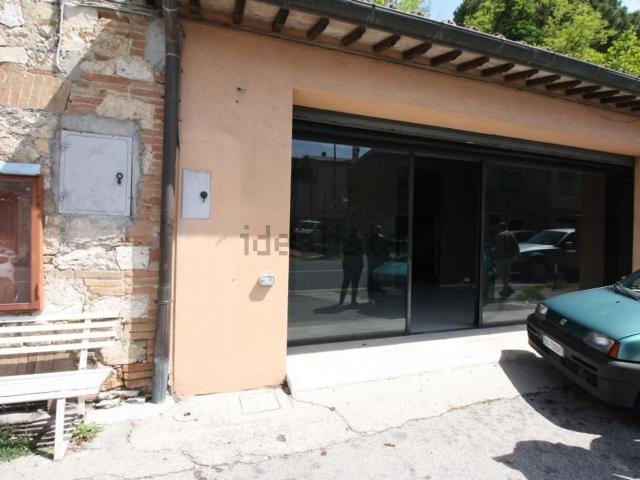 Locale Commerciale in affitto a Narni, Umbria