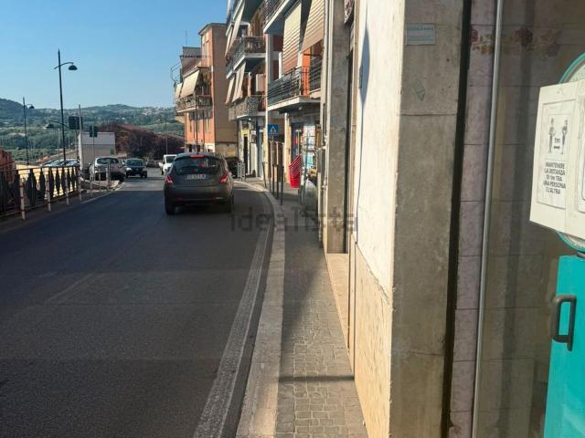Locale Commerciale in affitto a Roma Capitale, Lazio