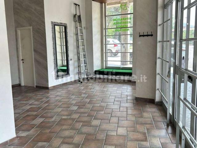 Locale Commerciale in affitto a Tresinaro - Secchia, Re