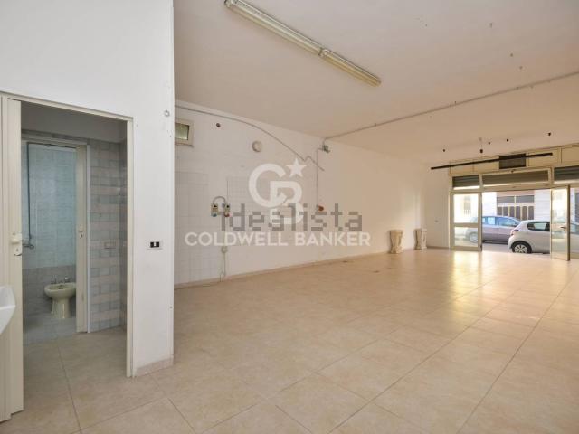 Locale Commerciale in affitto a Puglia, Lecce