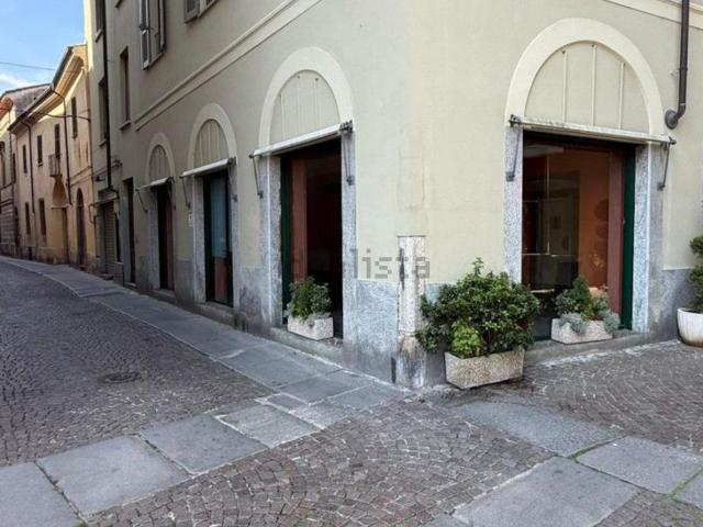 Locale Commerciale in affitto a Piemonte, Alessandria
