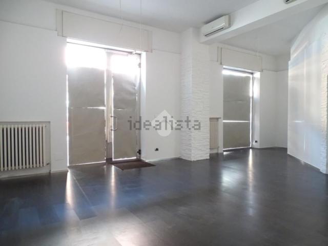 Locale Commerciale in affitto a Piemonte, Alessandria