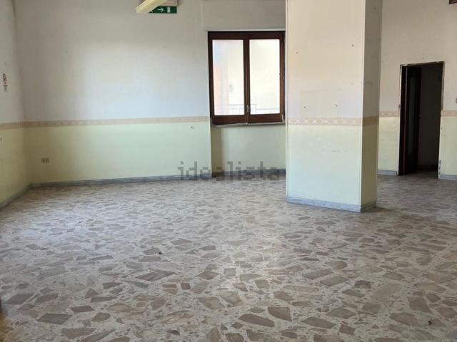 Locale Commerciale in affitto a Gragnano, Campania