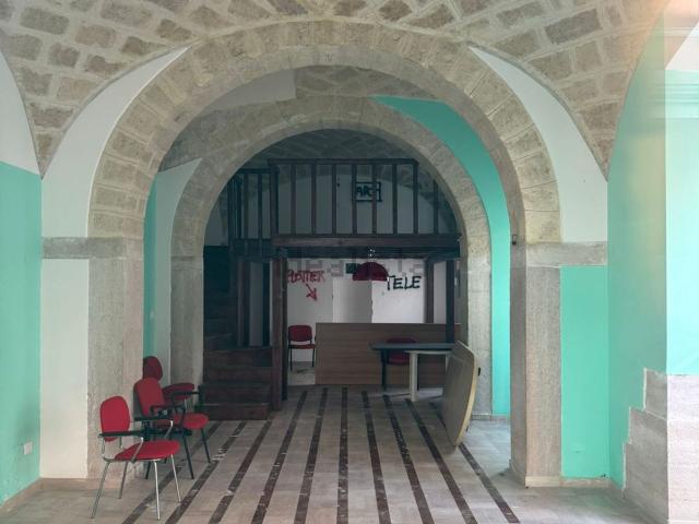 Locale Commerciale in affitto a Puglia, Barletta-andria-trani