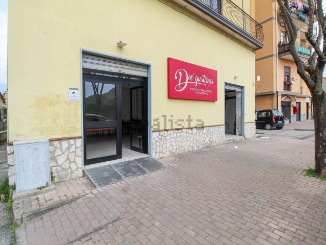 Locale Commerciale in affitto a Sava, Baronissi