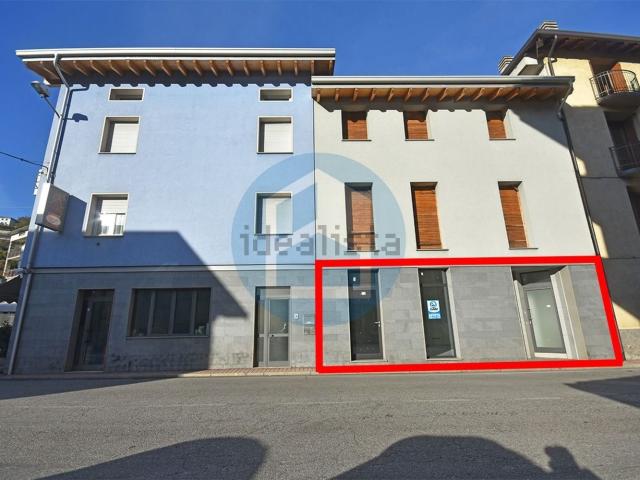 Locale Commerciale in affitto a Comunità montana della valle Camonica, Malegno