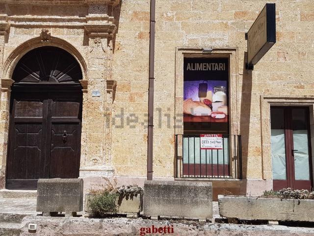 Locale Commerciale in affitto a Puglia, Lecce