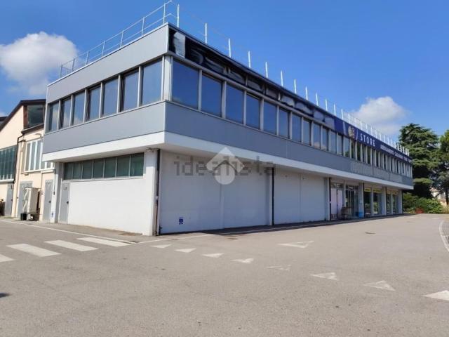 Locale Commerciale in affitto a Ponte Ospedaletto, Longiano