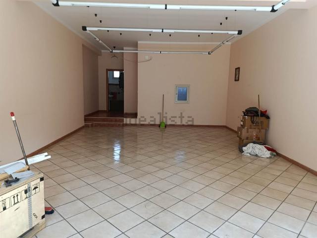 Locale Commerciale in affitto a Carlentini Nord, Carlentini