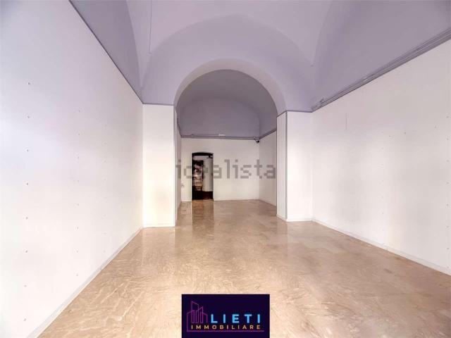 Locale Commerciale in affitto a Puglia, Taranto