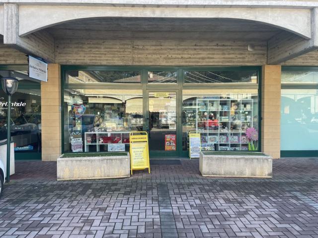 Locale Commerciale in affitto a Castegnato, Lombardia
