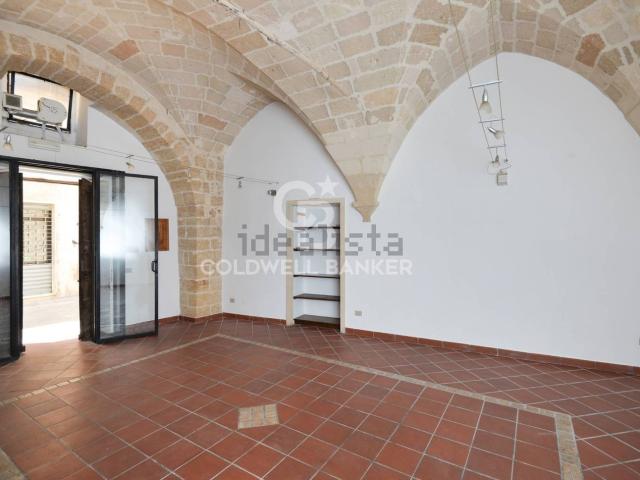 Locale Commerciale in affitto a Puglia, Lecce