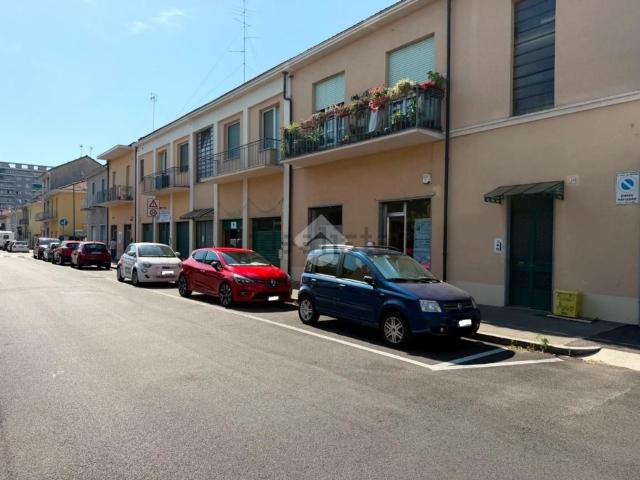 Locale Commerciale in affitto a Circoscrizione 2, Piemonte