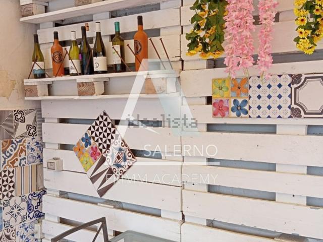 Locale Commerciale in affitto a Salerno, Torrione