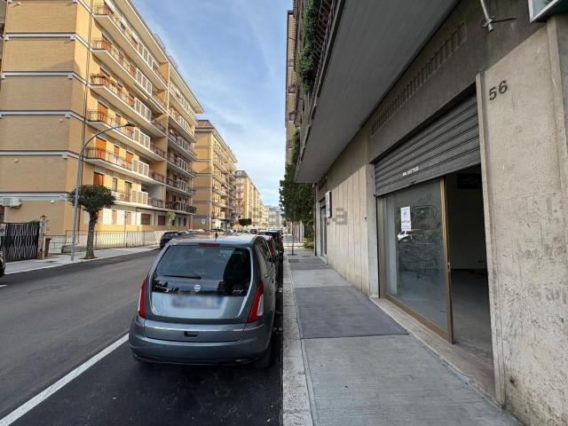 Locale Commerciale in affitto a San Lazzaro, Isernia