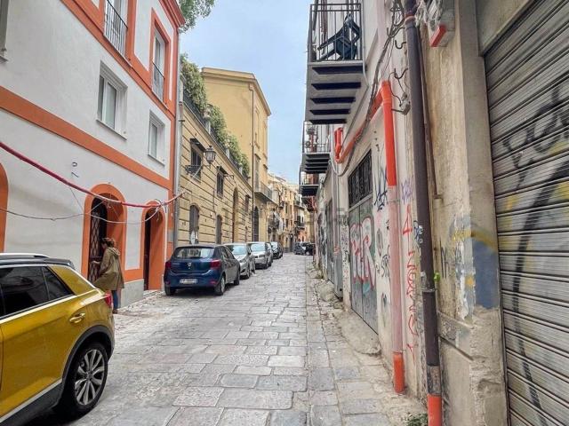 Locale Commerciale in affitto a I Circoscrizione, Palermo