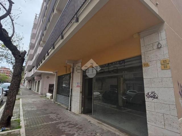 Locale Commerciale in affitto a Pescara, Abruzzo