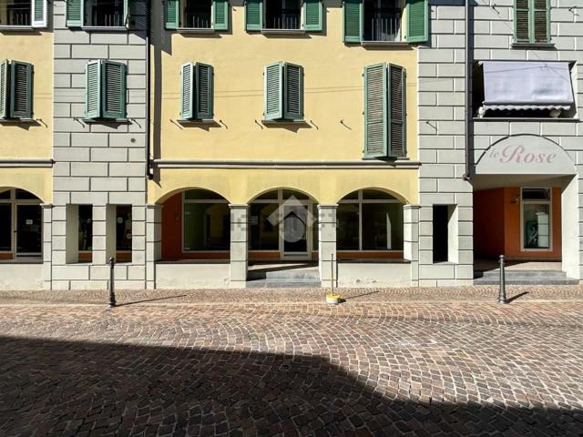 Locale Commerciale in affitto a Offanengo, Lombardia