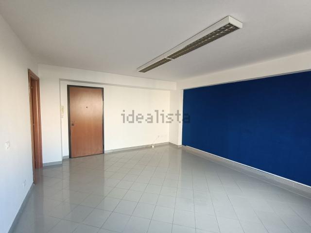 Locale Commerciale in affitto a Santa Maria, Calabria