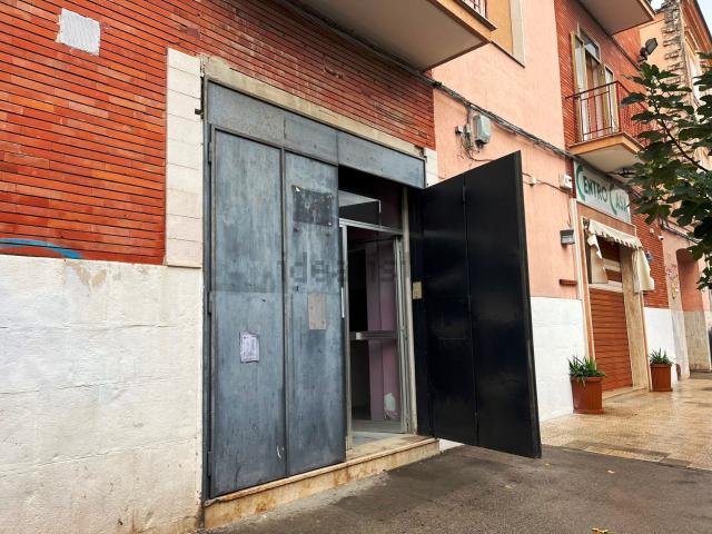 Locale Commerciale in affitto a Puglia, Foggia