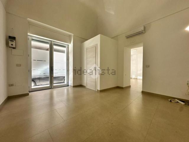 Locale Commerciale in affitto a Puglia, Foggia