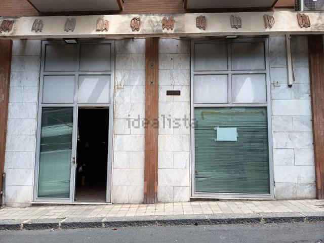 Locale Commerciale in affitto a Lentini, Siracusa