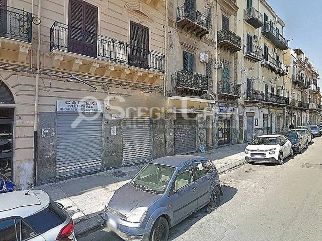 Locale Commerciale in affitto a V Circoscrizione, Palermo