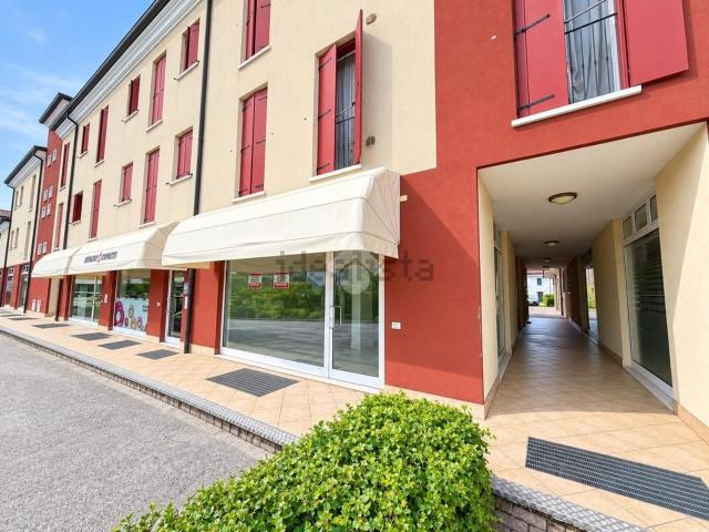 Locale Commerciale in affitto a Pozzetto, Cittadella