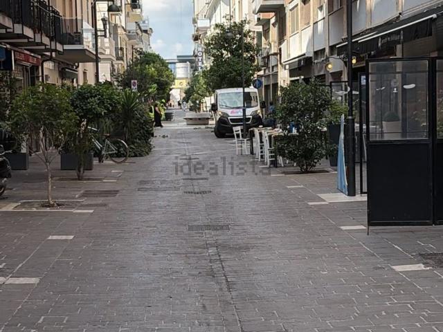 Locale Commerciale in affitto a Pescara, Abruzzo