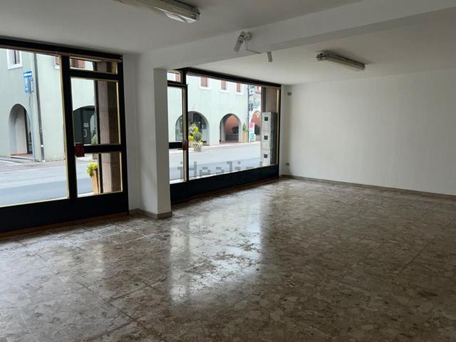 Locale Commerciale in affitto a Gaiarine, Veneto