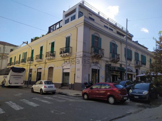 Locale Commerciale in affitto a IV Circoscrizione, Messina