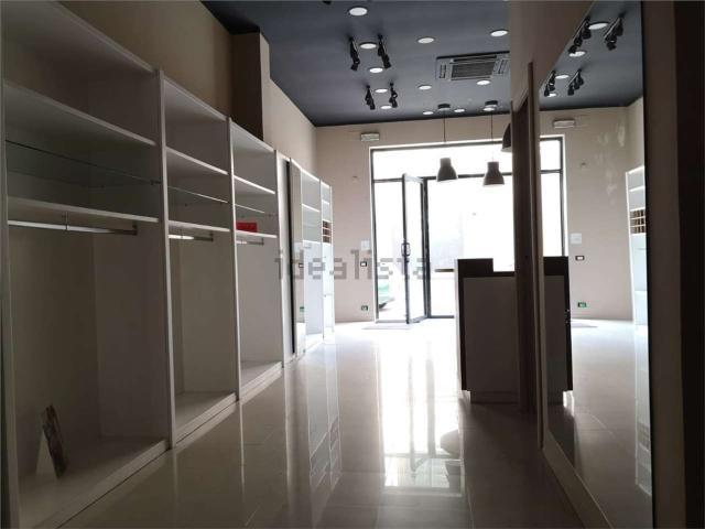 Locale Commerciale in affitto a Santa Lucia, Siracusa