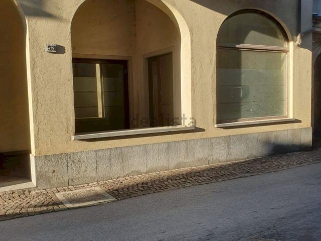 Locale Commerciale in affitto a Piemonte, Cuneo