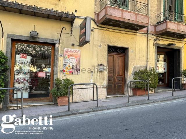 Locale Commerciale in affitto a Carasi, Patti