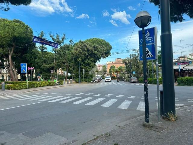 Locale Commerciale in affitto a Rimini, Reggio Emilia