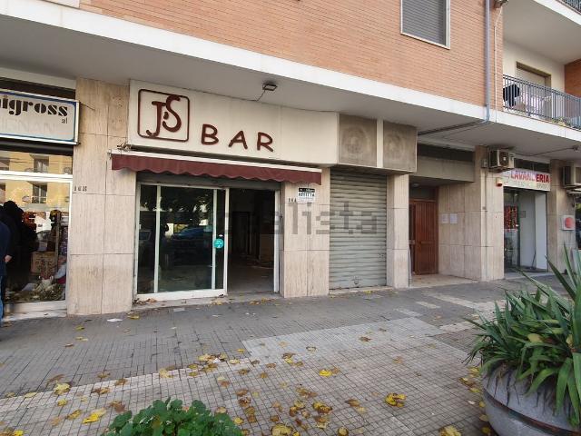 Locale Commerciale in affitto a Puglia, Lecce