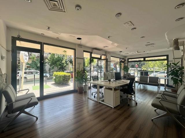 Locale Commerciale in affitto a Riccione, Reggio Emilia