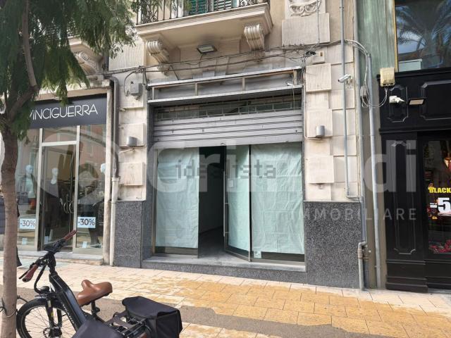 Locale Commerciale in affitto a IV Circoscrizione, Messina