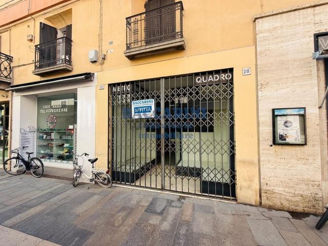 Locale Commerciale in affitto a Unione della Romagna Faentina, Faenza