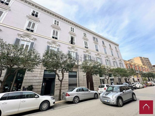 Locale Commerciale in affitto a Centro, Puglia