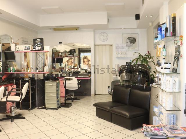 Locale Commerciale in affitto a Piemonte, Cuneo