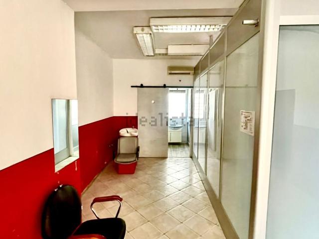 Locale Commerciale in affitto a Vistarino, Lombardia