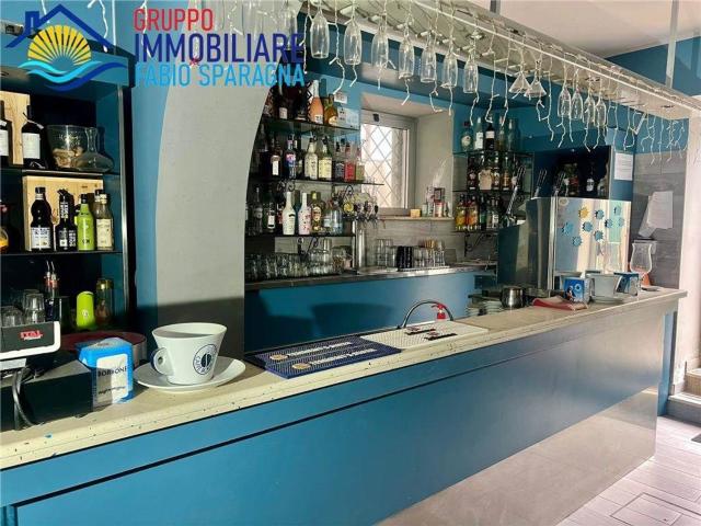 Locale Commerciale in affitto a Cellole, Campania