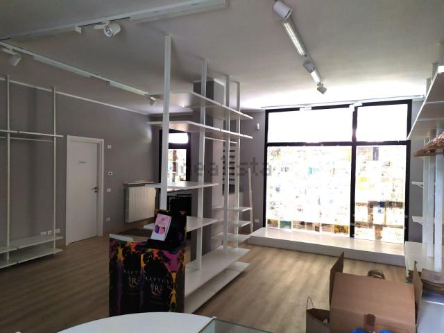 Locale Commerciale in affitto a Codogno, Lombardia