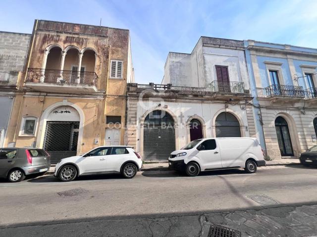 Locale Commerciale in affitto a Puglia, Lecce