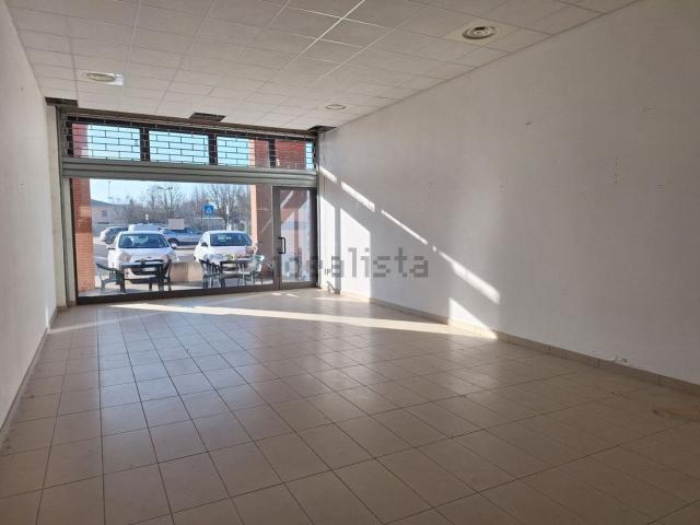 Locale Commerciale in affitto a San Secondo Parmense, Reggio Emilia