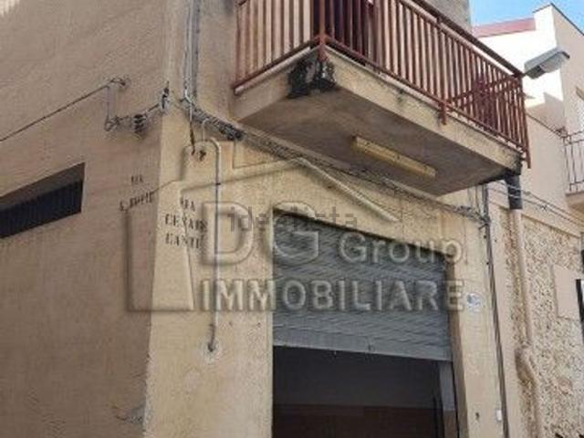 Locale Commerciale in affitto a Alcamo, Sicilia