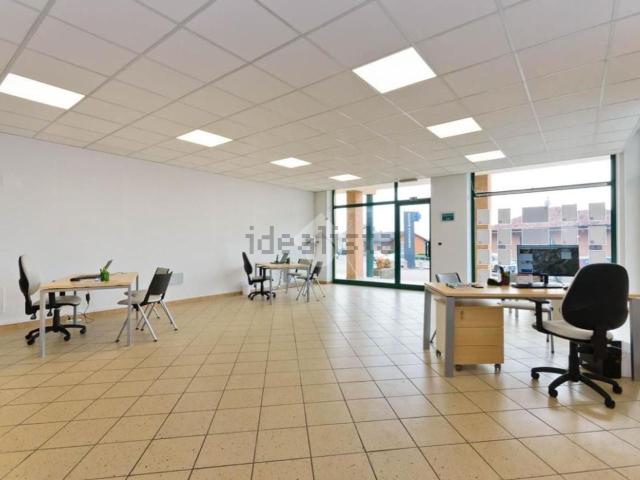 Locale Commerciale in affitto a Piemonte, Cuneo